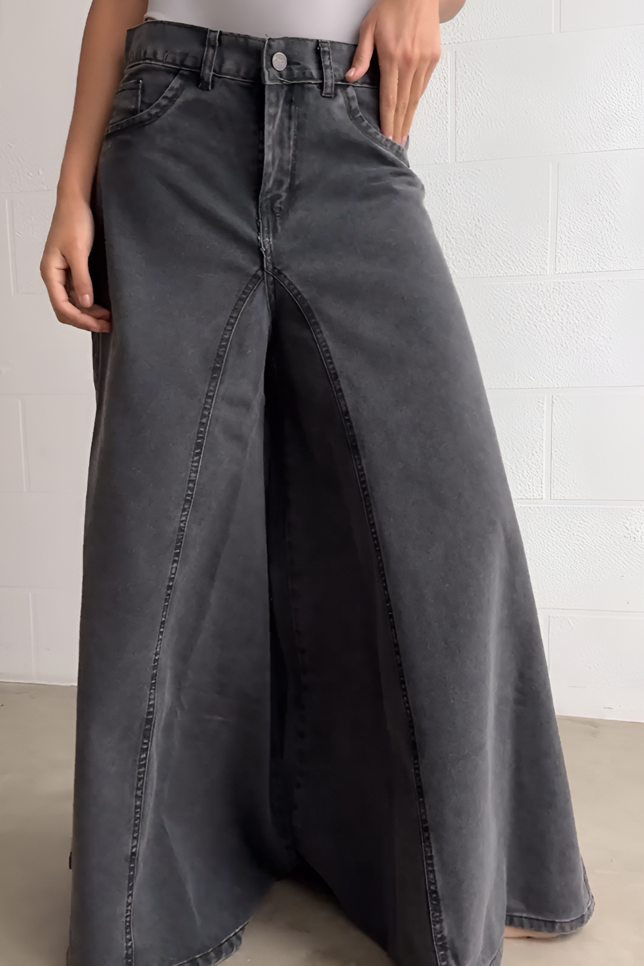 Vintage high waisted wide leg jeans