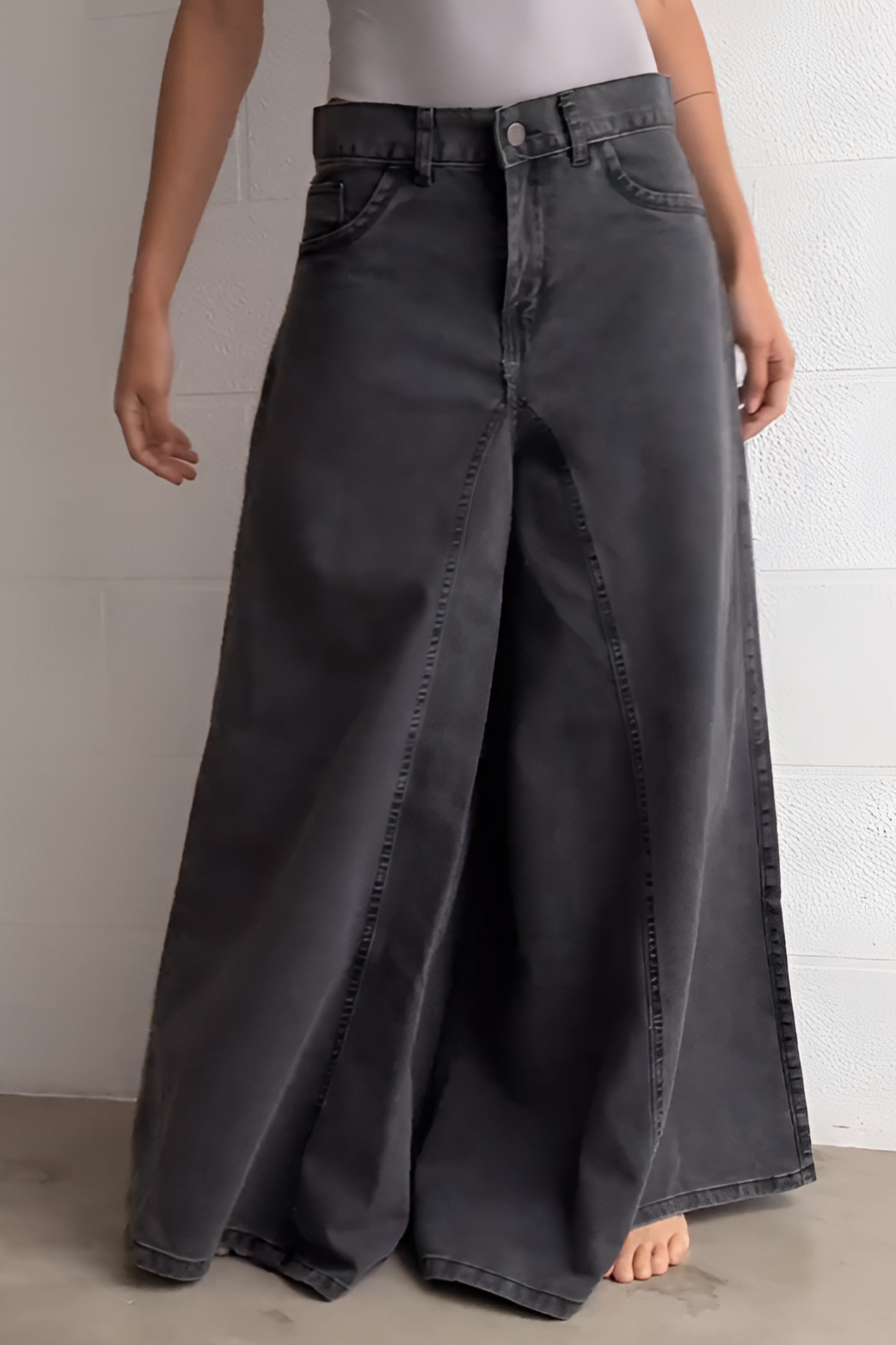 Vintage high waisted wide leg jeans