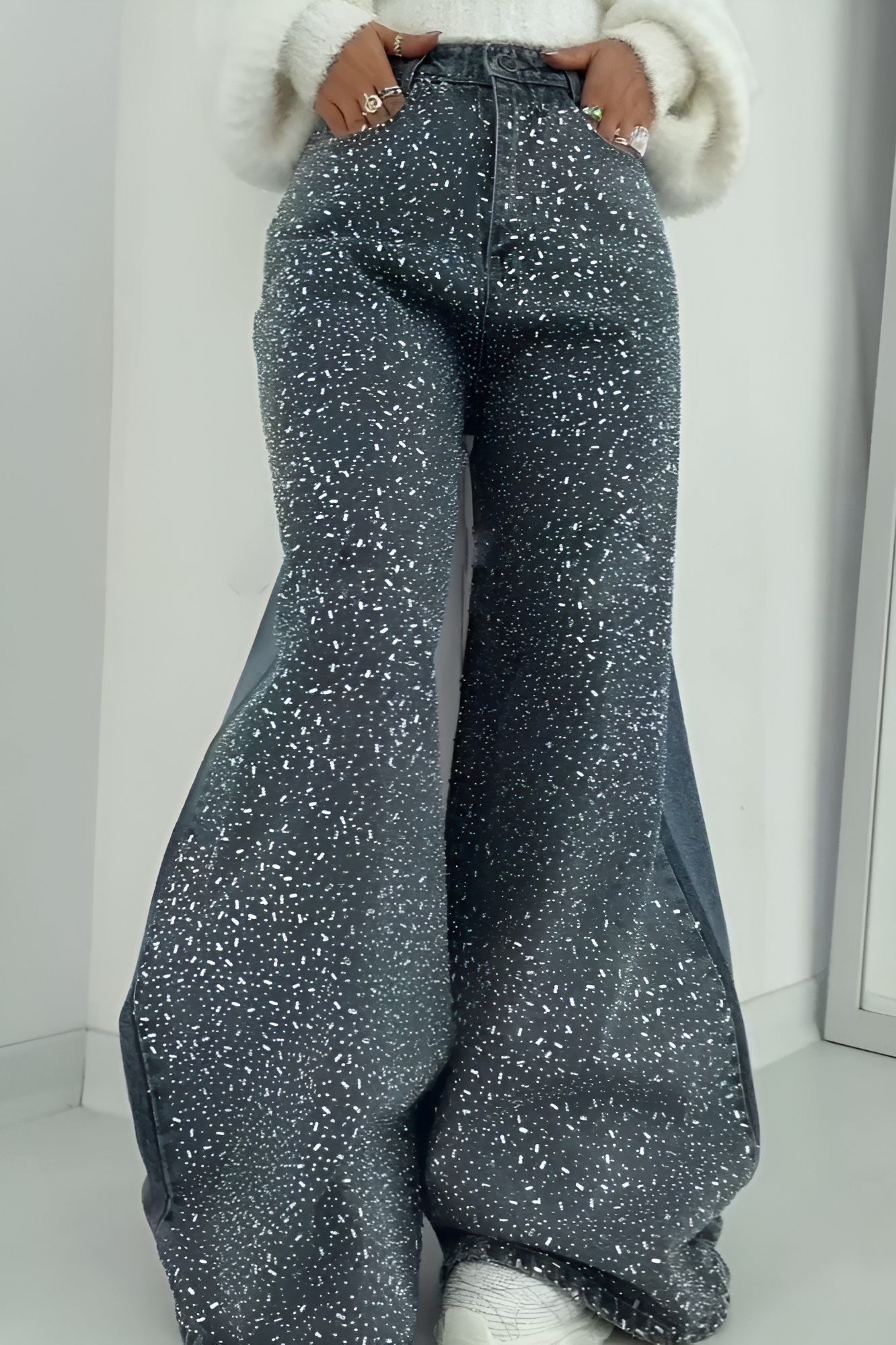 High-waisted wide-leg jeans with diamonds