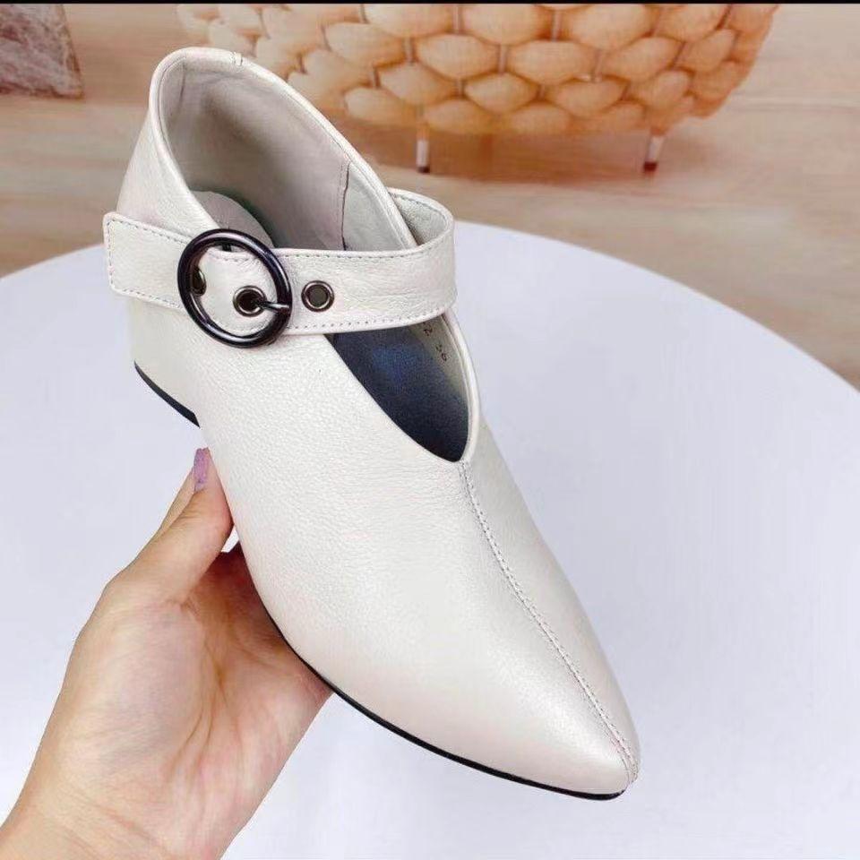 Retro fashion pointed toe belt buckle solid color thick heels