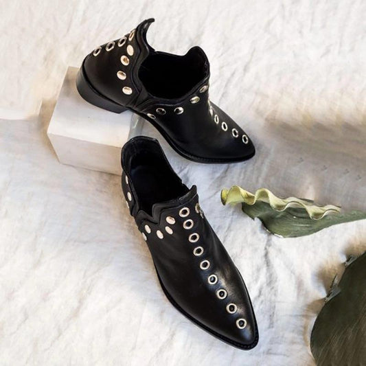 Autumn new pointed toe rivet short boots