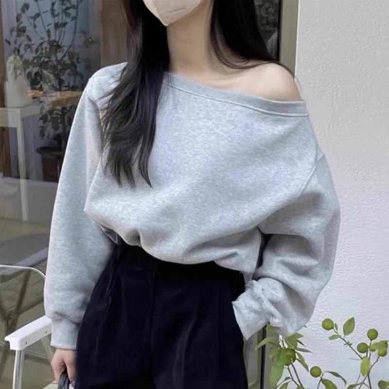 One-shoulder off-shoulder loose long-sleeved sweatshirt