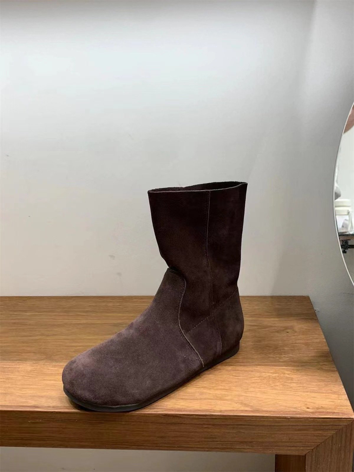 Flat retro martin boots