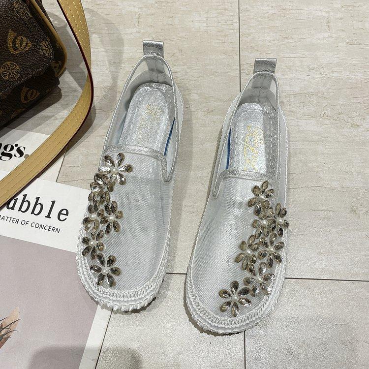 New flat mesh breathable rhinestone flower slip-ons