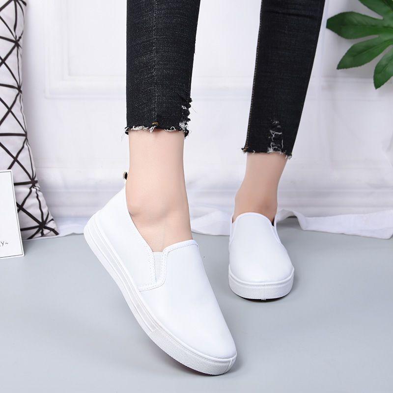 Flat non-slip slip-on comfort shoes