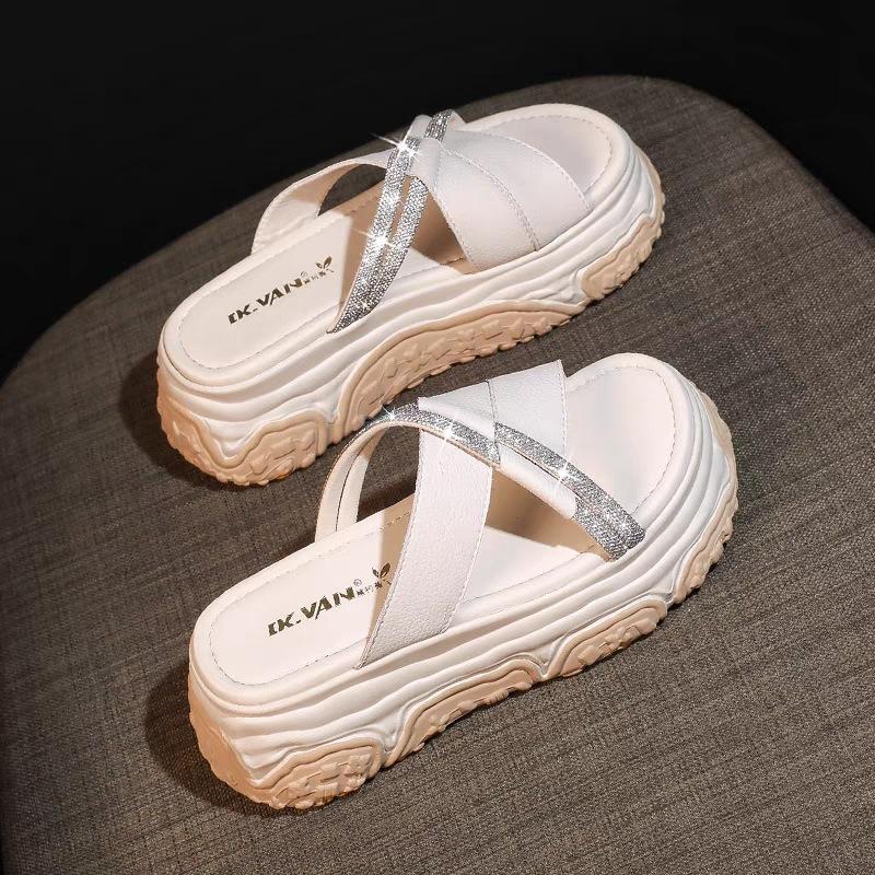 Casual cross sandals