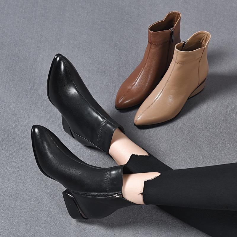 Pointed toe fashionable and non-grinding short boots