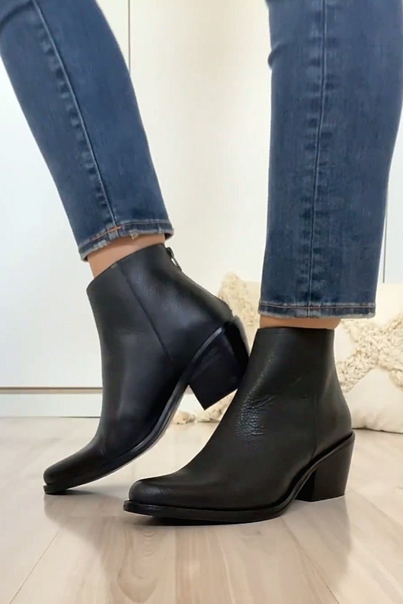 New autumn pointed toe thick heel Chelsea boots