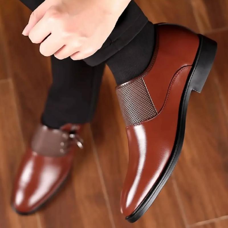 Retro pointed toe polished business casual leather shoes