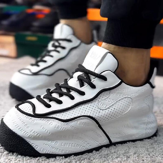 Simple and comfortable height increasing sneakers