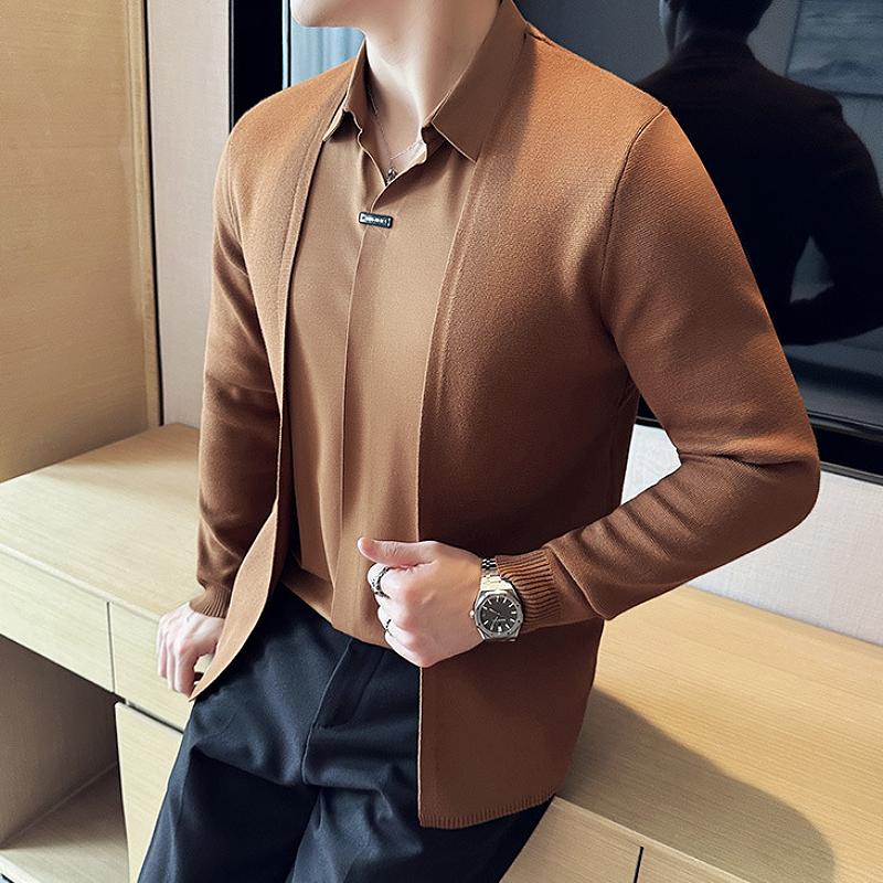 Stylish seamless V-neck shirt